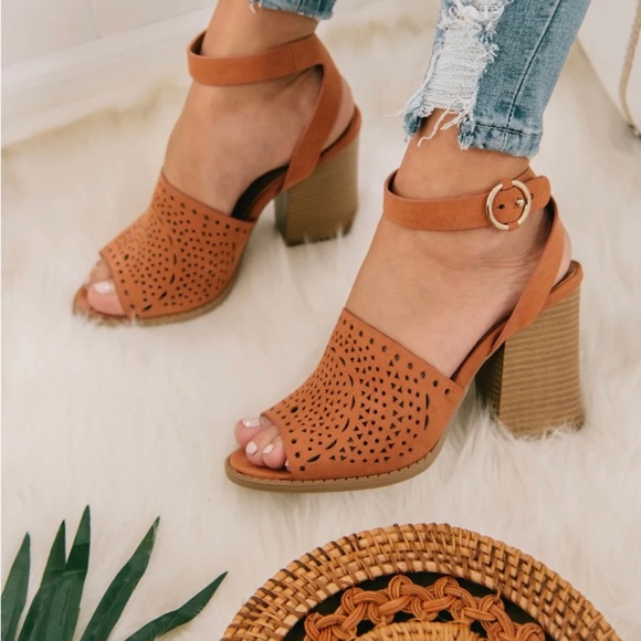 Qupid CUTOUT HEELED SANDALS (HAZEL SUEDE) size 7 spring summer boho ankle fall - Picture 15 of 15